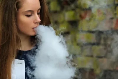Youth and Vaping: The UK’s Move Against E-Cig Influencers